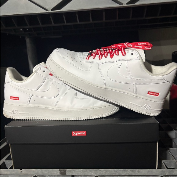 Nike Air Force 1 Low Supreme White